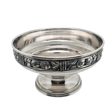 Load image into Gallery viewer, Coupe à fruits Art déco en métal argenté sur piédouche, vers 1925–1935 Le Charme des Violettes - Brocante en ligne
