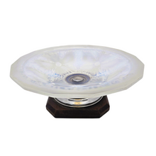 Load image into Gallery viewer, Coupe Art déco en verre opalescent moulé sur monture chromée et base en bois, vers 1930 Le Charme des Violettes - Brocante en ligne
