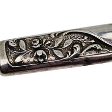 Charger l'image dans la galerie, Porte-crayon et son étui en argent aux roses – Art nouveau, vers 1900 Le Charme des Violettes - Brocante en ligne
