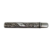 Charger l'image dans la galerie, Porte-crayon et son étui en argent aux roses – Art nouveau, vers 1900 Le Charme des Violettes - Brocante en ligne
