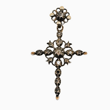 Charger l'image dans la galerie, Croix en argent et or, sertie de 15 diamants taille rose,  fin XVIIIᵉ siècle Le Charme des Violettes - Brocante en ligne
