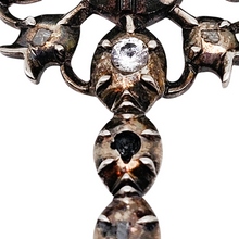 Charger l'image dans la galerie, Croix en argent et or, sertie de 15 diamants taille rose,  fin XVIIIᵉ siècle Le Charme des Violettes - Brocante en ligne
