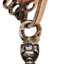 Charger l'image dans la galerie, Croix en argent et or, sertie de 15 diamants taille rose,  fin XVIIIᵉ siècle Le Charme des Violettes - Brocante en ligne
