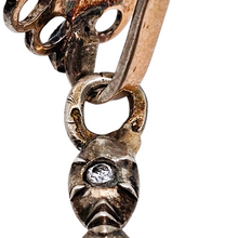 Charger l'image dans la galerie, Croix en argent et or, sertie de 15 diamants taille rose,  fin XVIIIᵉ siècle Le Charme des Violettes - Brocante en ligne
