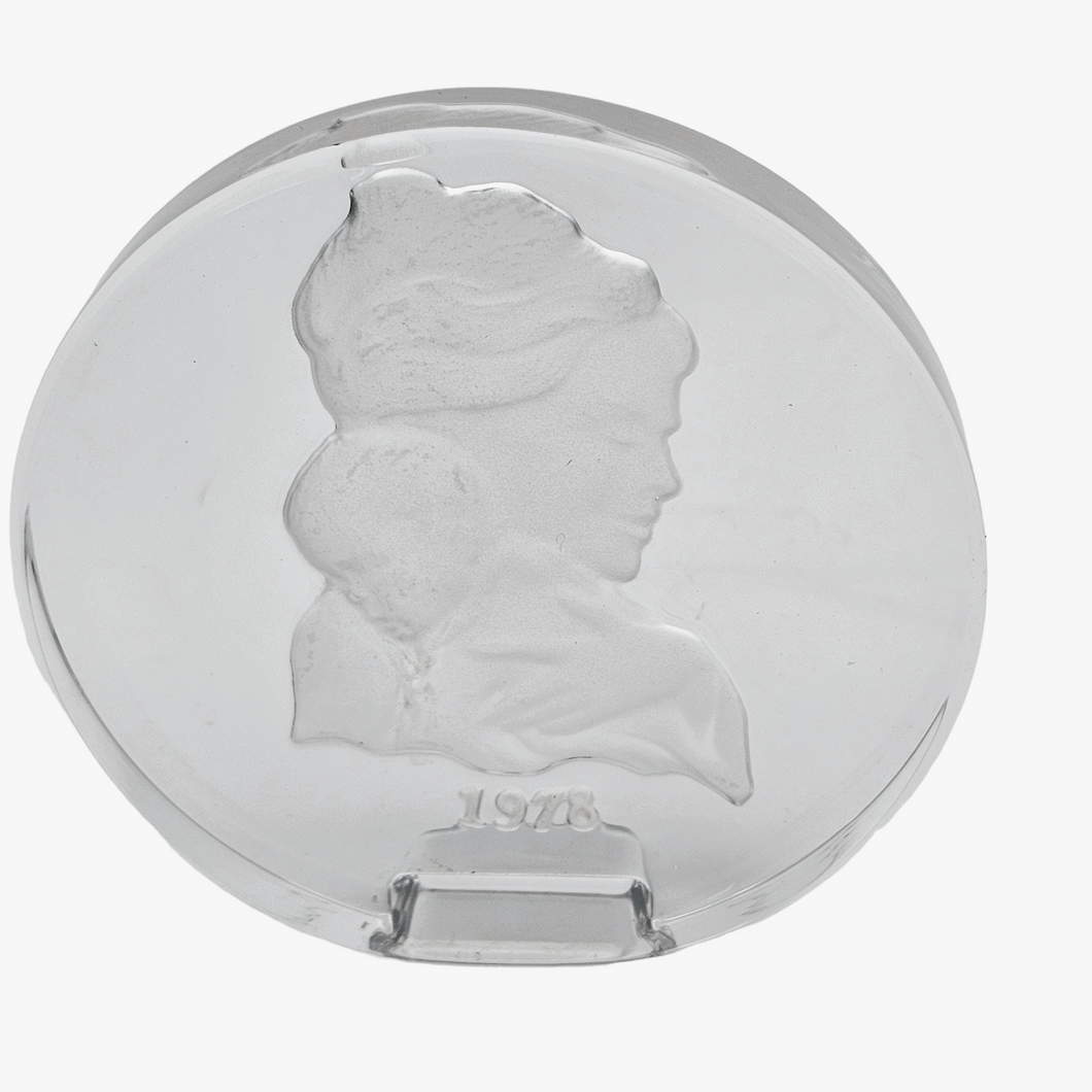 Danbury Mint. Vintage “Mother’s Day” paperweight in engraved crystal, 1978