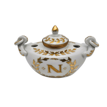 Charger l'image dans la galerie, Encrier en porcelaine blanche dorée – style Empire, Napoléon France, début du XXe siècle (vers 1900–1920) Le Charme des Violettes - Brocante en ligne
