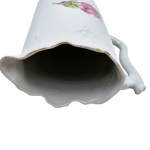 Charger l&#39;image dans la galerie, Ensemble de 4 pots à lait en porcelaine Victoria (Tchécoslovaquie) au décor de roses, 1900-1930 Le Charme des Violettes - Brocante en ligne
