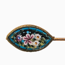 Load image into Gallery viewer, Épingle en micromosaïque florale et laiton doré – travail italien, fin XIXᵉ siècle Le Charme des Violettes - Brocante en ligne

