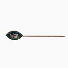 Load image into Gallery viewer, Épingle en micromosaïque florale et laiton doré – travail italien, fin XIXᵉ siècle Le Charme des Violettes - Brocante en ligne
