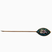 Load image into Gallery viewer, Épingle en micromosaïque florale et laiton doré – travail italien, fin XIXᵉ siècle Le Charme des Violettes - Brocante en ligne
