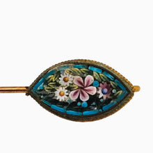 Load image into Gallery viewer, Épingle en micromosaïque florale et laiton doré – travail italien, fin XIXᵉ siècle Le Charme des Violettes - Brocante en ligne
