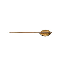 Load image into Gallery viewer, Épingle en micromosaïque florale et laiton doré – travail italien, fin XIXᵉ siècle Le Charme des Violettes - Brocante en ligne
