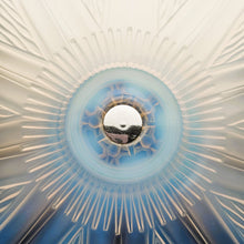 Charger l&#39;image dans la galerie, Edmond Etling, Coupe Art déco en verre opalescent, socle en métal chromé et palissandre, années 1925-1930
