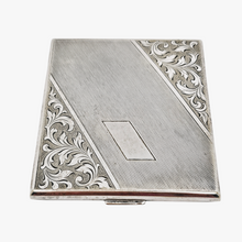 Load image into Gallery viewer, Etui à cigarettes Art déco en alpacca plaqué argent guilloché de motifs géométriques, années 1930
