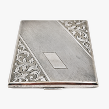 Load image into Gallery viewer, Etui à cigarettes Art déco en alpacca plaqué argent guilloché de motifs géométriques, années 1930
