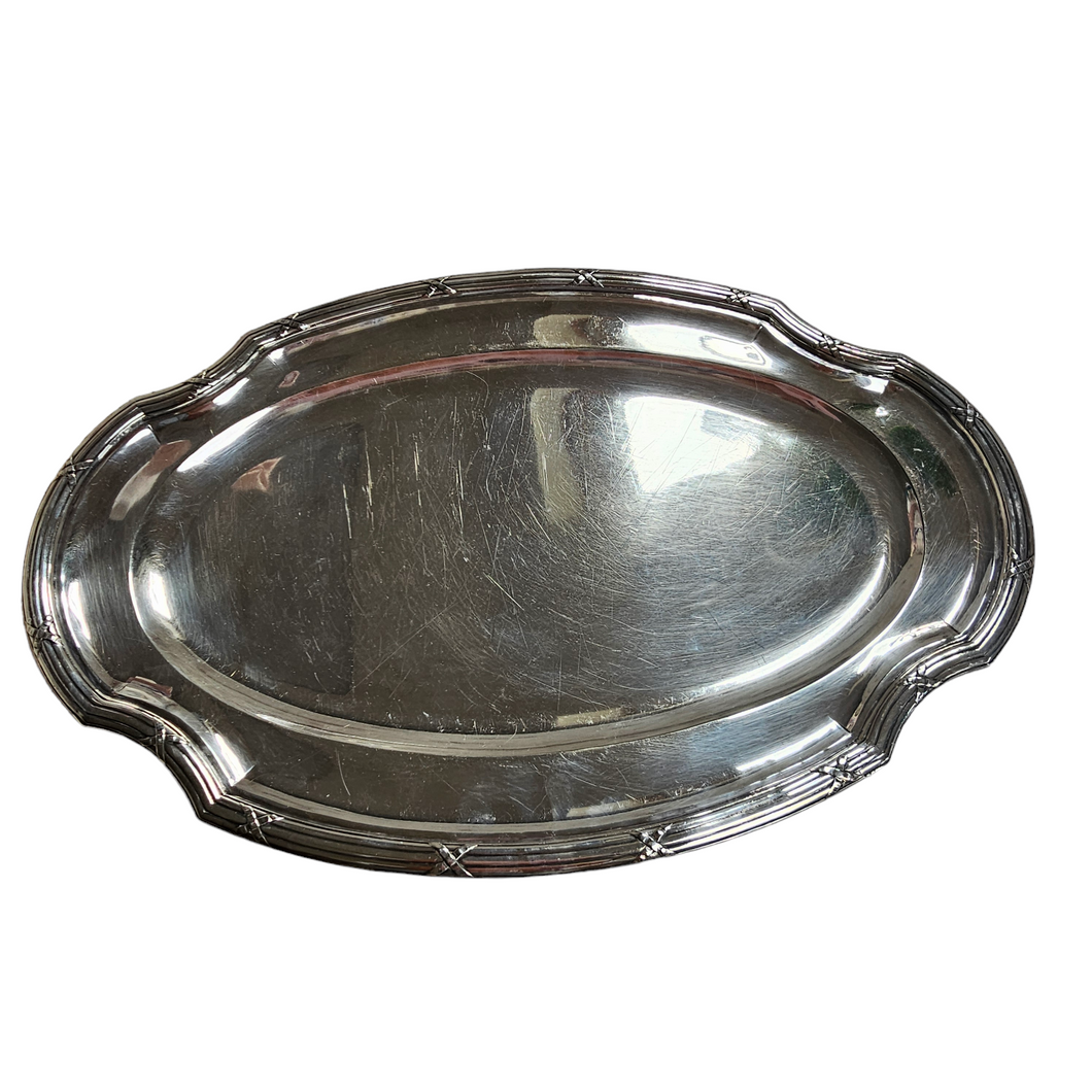 Fallon Orfèvre Namur, Plat de service ovale de style Louis XVI en métal argenté, années 1900