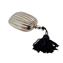 Charger l'image dans la galerie, Flacon à sels cannelé en argent 800, Belle Époque, fin XIXè - début XXè
