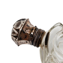 Charger l&#39;image dans la galerie, Flacon ancien à sels ou à parfum en verre moulé et monture en métal argenté, vers 1890/1910 Le Charme des Violettes - Brocante en ligne
