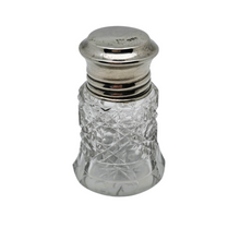 Load image into Gallery viewer, Flacon édouardien en cristal taillé et argent sterling – Angleterre, Chester, 1915 Le Charme des Violettes - Brocante en ligne
