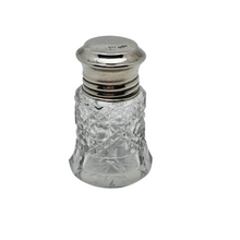 Load image into Gallery viewer, Flacon édouardien en cristal taillé et argent sterling – Angleterre, Chester, 1915 Le Charme des Violettes - Brocante en ligne
