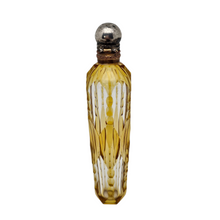 Afbeelding in Gallery-weergave laden, Flacon à parfum en cristal jaune ambré et monture en métal argenté, vers 1880-1900 Le Charme des Violettes - Brocante en ligne
