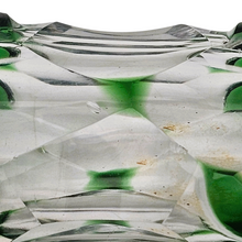 Afbeelding in Gallery-weergave laden, Flacon à parfum Art nouveau en cristal clair et vert, monture argent, France, vers 1900 Le Charme des Violettes - Brocante en ligne
