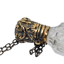 Load image into Gallery viewer, Flacon à parfum en cristal taillé et vermeil, entre 1850 et 1880 Le Charme des Violettes - Brocante en ligne
