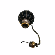 Load image into Gallery viewer, Edwardian perfume bottle in buffalo horn and chiseled brass, late 19th century.
