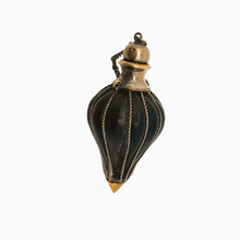 Load image into Gallery viewer, Edwardian perfume bottle in buffalo horn and chiseled brass, late 19th century.
