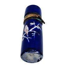 Charger l'image dans la galerie, Flacon en porcelaine peinte à la main au décor japonisant, fin XIXè - début XXè Le Charme des Violettes - Brocante en ligne
