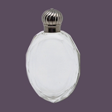 Charger l'image dans la galerie, Flacon de toilette en cristal taillé et métal argenté, années 1920-1930 Le Charme des Violettes - Brocante en ligne
