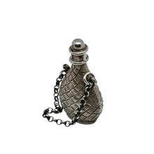 Load image into Gallery viewer, Petit flacon miniature en argent ciselé – pendentif à parfum ou à sels, vers 1890-1910 Le Charme des Violettes - Brocante en ligne
