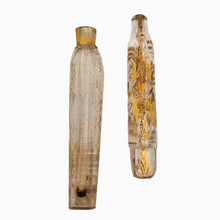 Charger l&#39;image dans la galerie, Flacons à parfum ou à sels, modèle corsetière, en verre taillé décoré à l&#39;or fin, XVIIIème
