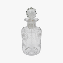 Charger l'image dans la galerie, Duo de flacons de toilette en verre taillé et gravé, fin XIXᵉ - vers 1900 Le Charme des Violettes - Brocante en ligne
