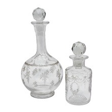 Charger l'image dans la galerie, Duo de flacons de toilette en verre taillé et gravé, fin XIXᵉ - vers 1900 Le Charme des Violettes - Brocante en ligne
