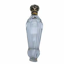 Charger l&#39;image dans la galerie, Flacons à sels victoriens en cristal taillé, fin XIXème
