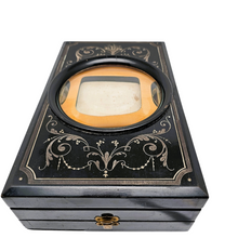 Load image into Gallery viewer, Graphoscope monocle pliant Napoléon III en bois noirci, vers 1850
