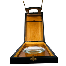 Load image into Gallery viewer, Graphoscope monocle pliant Napoléon III en bois noirci, vers 1850
