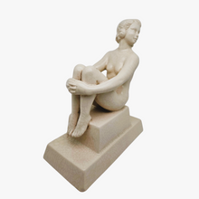 Load image into Gallery viewer, L&amp;V Ceram, &#39;Femme assise&#39; Art déco en céramique craquelée, années 1930
