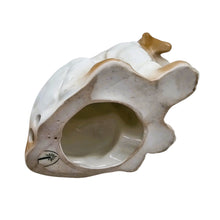 Charger l'image dans la galerie, Lampe-brûle-parfum en porcelaine en forme de Beagle, années 1950 Le Charme des Violettes - Brocante en ligne
