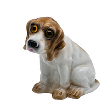 Charger l'image dans la galerie, Lampe-brûle-parfum en porcelaine en forme de Beagle, années 1950 Le Charme des Violettes - Brocante en ligne
