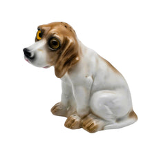 Charger l'image dans la galerie, Lampe-brûle-parfum en porcelaine en forme de Beagle, années 1950 Le Charme des Violettes - Brocante en ligne
