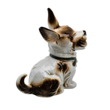 Charger l'image dans la galerie, Lampe-brûle-parfum en porcelaine en forme de Yorkshire Terrier, yeux en verre, années 1950 Le Charme des Violettes - Brocante en ligne
