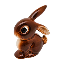 Load image into Gallery viewer, Lapin en porcelaine émaillée, Goebel W. Germany, années 1970–1980 Le Charme des Violettes - Brocante en ligne
