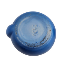 Charger l&#39;image dans la galerie, Moutardier Lapin bleu Art déco en faïence de France / Belgique, vers 1925-1935 – Influence Benjamin Rabier Le Charme des Violettes - Brocante en ligne
