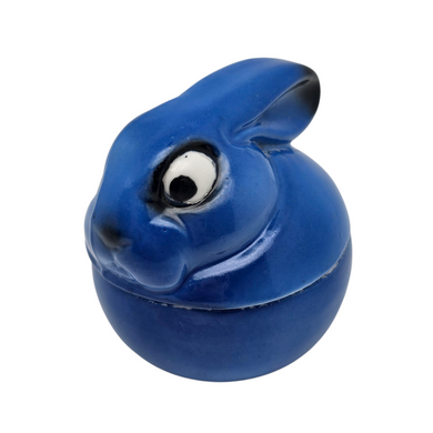 Moutardier Lapin bleu Art déco en faïence de France / Belgique, vers 1925-1935 – Influence Benjamin Rabier Le Charme des Violettes - Brocante en ligne