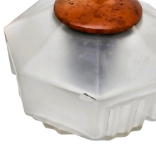 Charger l&#39;image dans la galerie, Lot d&#39;objets en bakélite, lampes et autres, années 1930-1950
