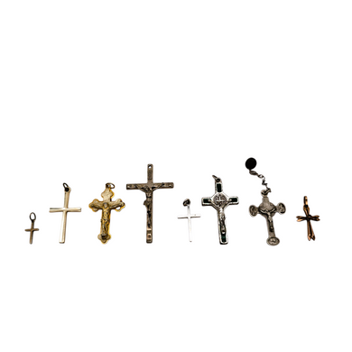 Lot de 8 petites croix anciennes en métal, XIXᵉ - XXᵉ siècles Le Charme des Violettes - Brocante en ligne