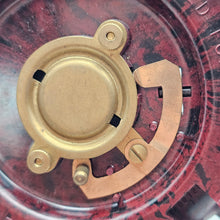 Afbeelding in Gallery-weergave laden, Luminaire d&#39;appoint en forme de bougeoir en bakélite, de marque Stesco, années 1930-1950

