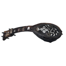 Charger l'image dans la galerie, Luth miniature ancien en écaille de tortue, nacre et métal, fin XIXᵉ - début XXᵉ siècle Le Charme des Violettes - Brocante en ligne
